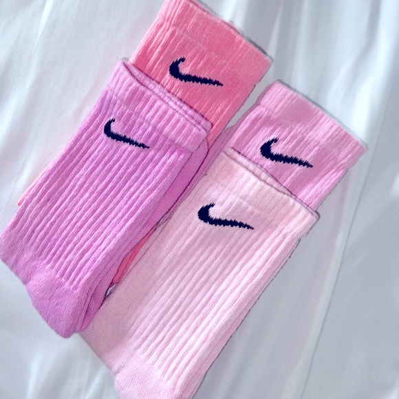COPY - ALL PINKS 4PACK NIKE CUSTOM SOCKS 💕 - Picture 4 of 5